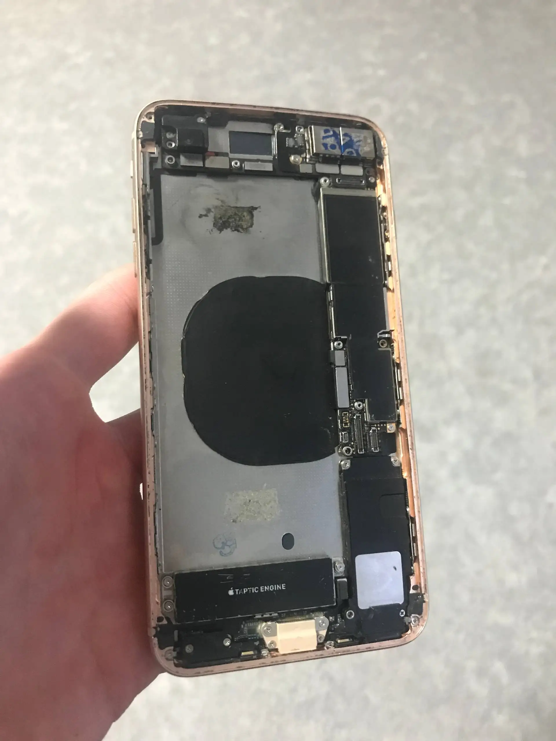 iPhone 8+ и iPhone 7+ на запчасти или восстановление - Смартфоны и телефоны (Электроника) в Пермь