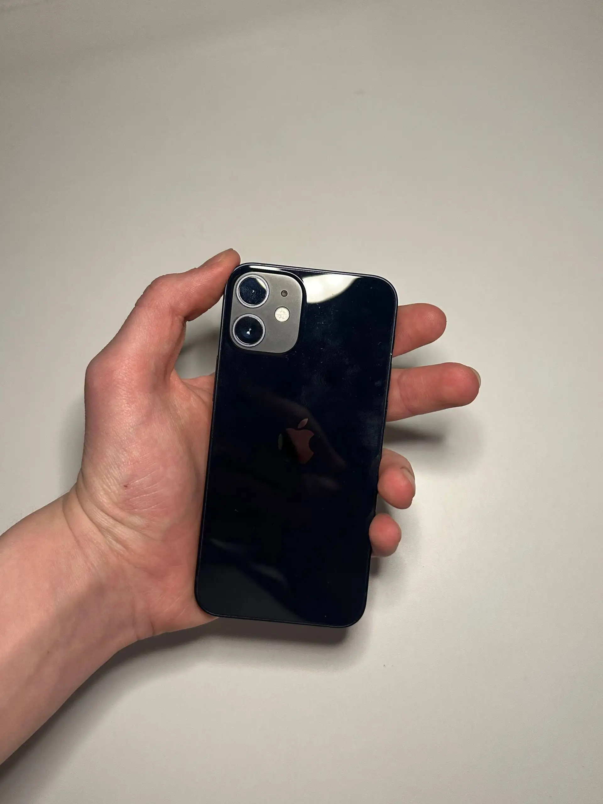 Продажа iPhone 12 mini 128 ГБ черный - Смартфоны (Электроника) в Пермь