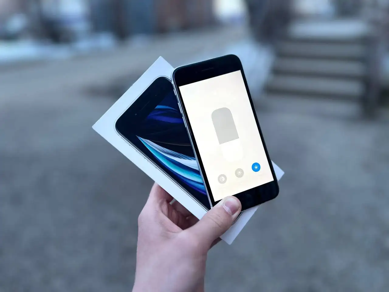 iPhone SE 2020/64 ГБ в отличном состоянии с полным комплектом - Смартфоны (Электроника) в Пермь