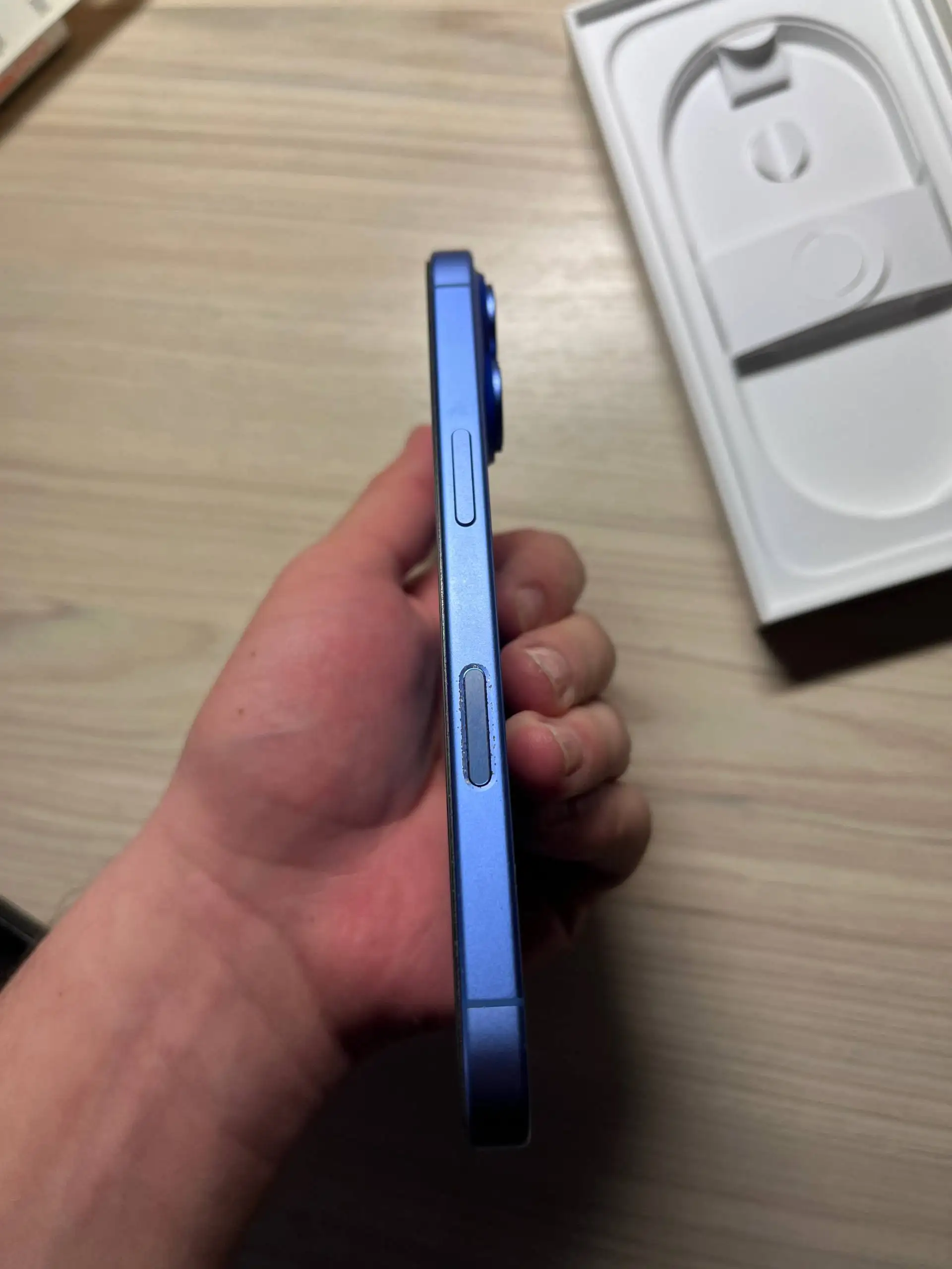 Продажа iPhone 16 128ГБ в хорошем состоянии - Смартфоны (Электроника) в Пермь