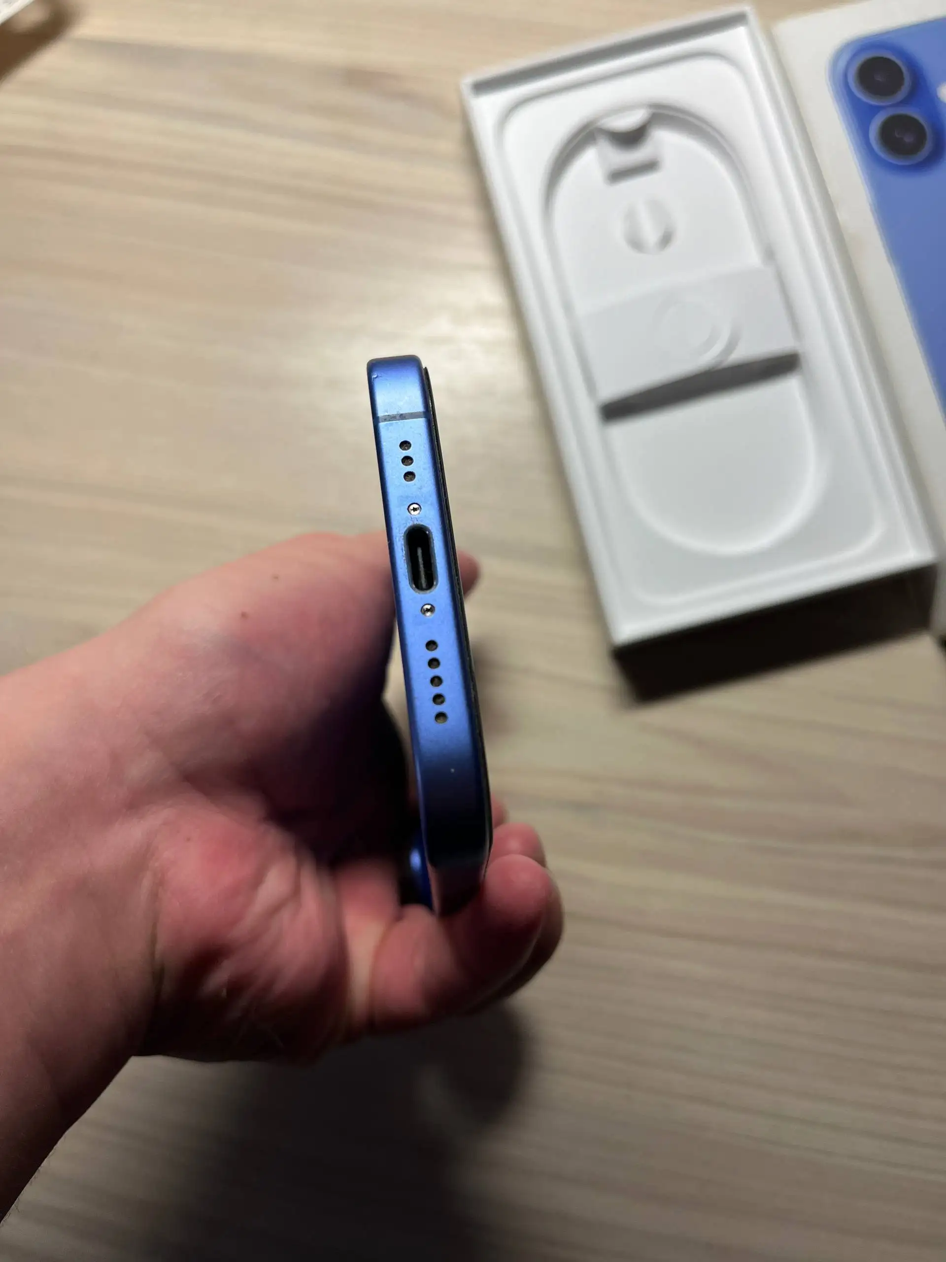 Продажа iPhone 16 128ГБ в хорошем состоянии - Смартфоны (Электроника) в Пермь