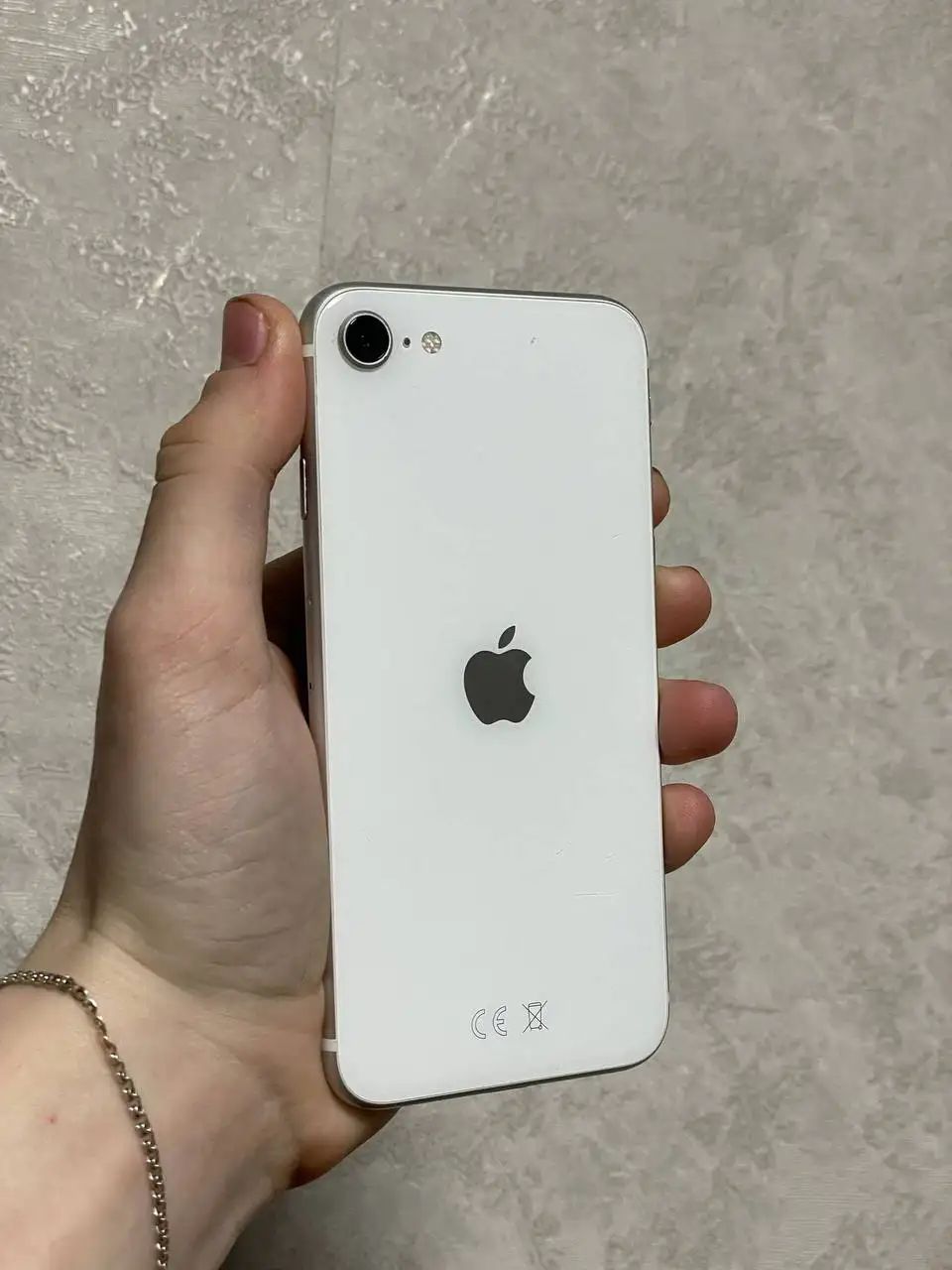 Продам iPhone SE 2020 64Гб - Смартфоны (Электроника) в Пермь