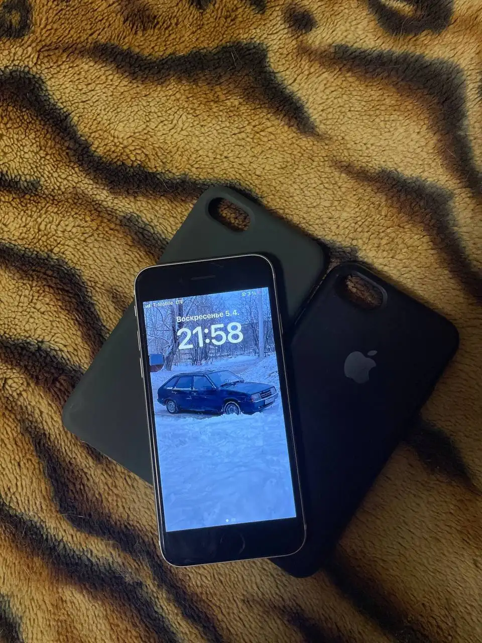 Продам iPhone SE 2020 64Гб - Смартфоны (Электроника) в Пермь