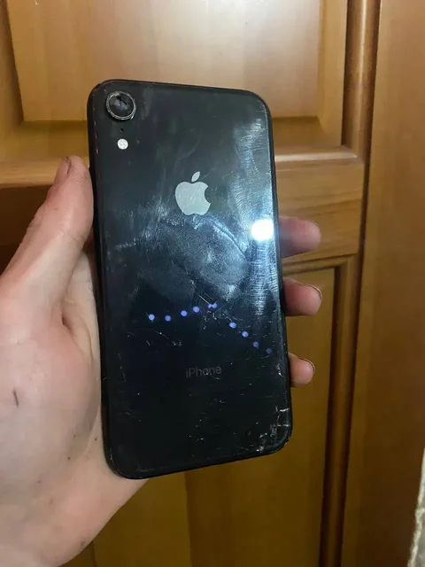 Apple iPhone с повреждениями - Электроника в Пермь