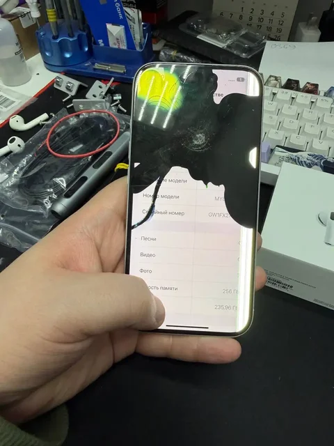 Apple iPhone без звука с микрофонов, экран под замену - Компьютеры и комплектующие в Пермь