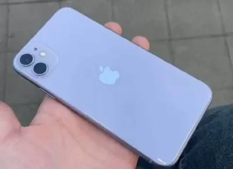 iPhone 11 128gb с замененным аккумулятором - Компьютеры и комплектующие в Пермь
