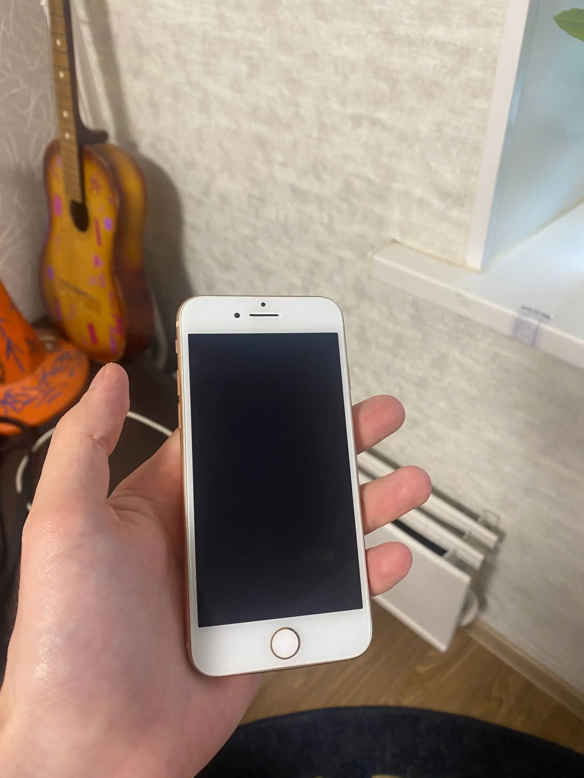 iPhone 8 64GB с замененным дисплеем - Смартфоны (Электроника) в Пермь