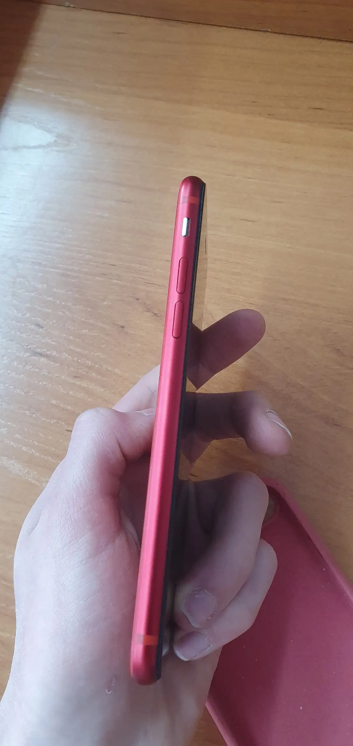 Продам iPhone SE в нерабочем состоянии - Смартфоны (Электроника) в Пермь