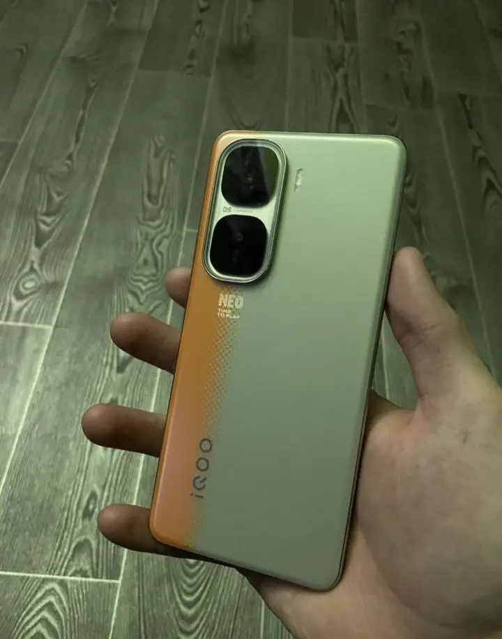 Смартфон Iqoo Neo 10 (Snapdragon 8 Gen 3) 12/256 ГБ - Смартфоны (Электроника) в Пермь