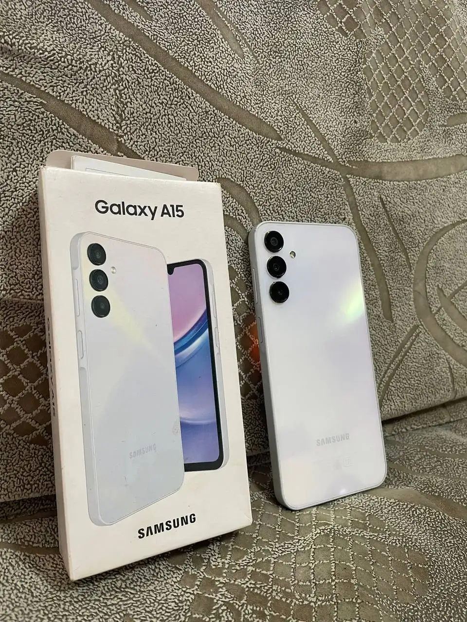 Смартфон Samsung A15 256GB с мелкими дефектами - Смартфоны (Электроника) в Пермь