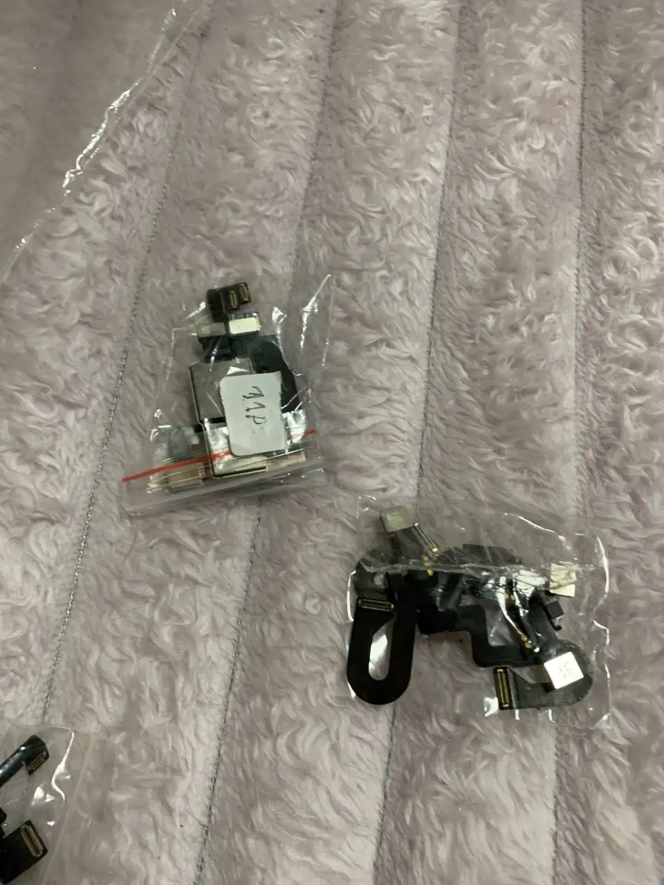 Продам Apple iPhone в Перми - Смартфоны (Электроника) в Пермь