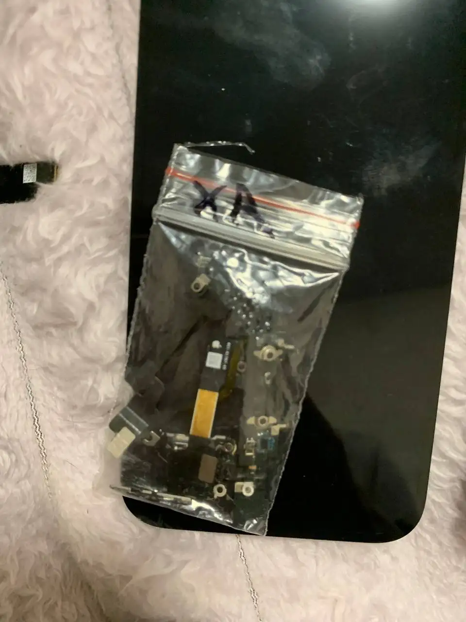 Продам Apple iPhone в Перми - Смартфоны (Электроника) в Пермь