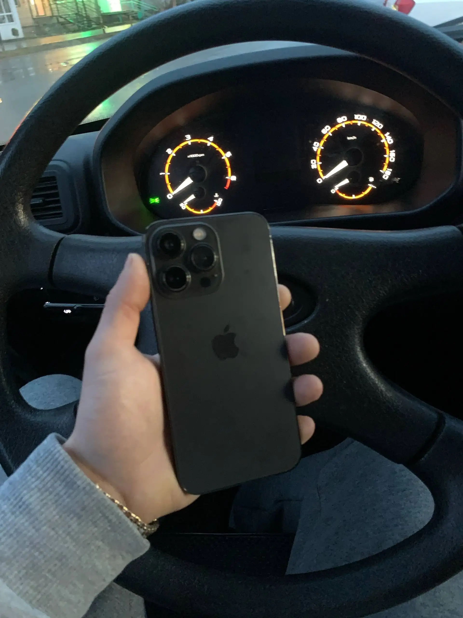 Продажа Apple iPhone 13 Pro 256GB - Смартфоны (Электроника) в Пермь