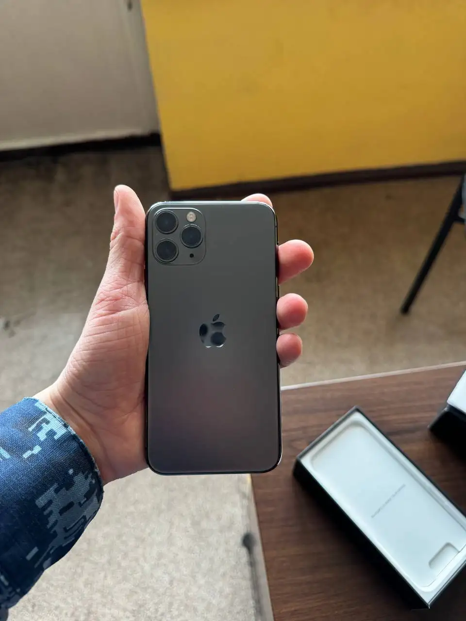 Продам iPhone 11 Pro 64GB - Смартфоны (Электроника) в Пермь
