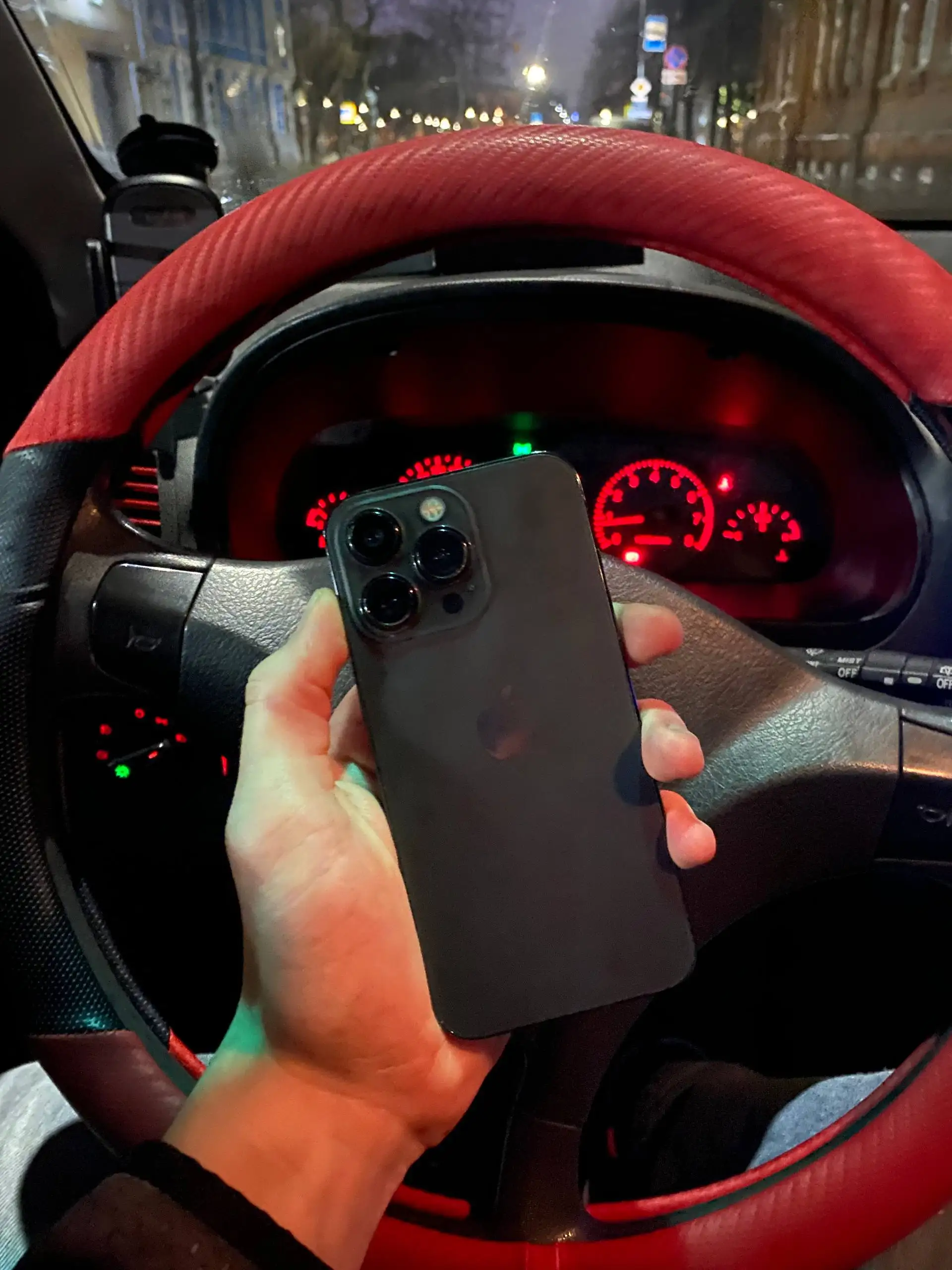 Продам Apple iPhone 13 Pro 256GB - Смартфоны (Электроника) в Пермь