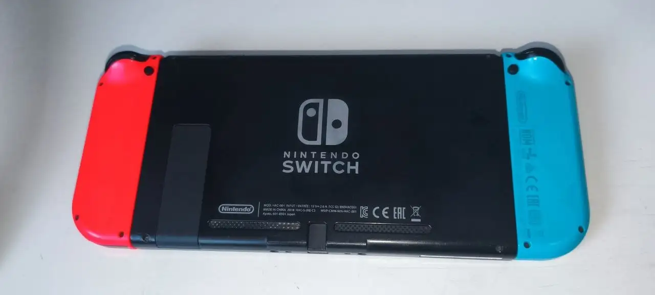 Обмен Nintendo Switch на iPhone 13 - Игровые консоли (Электроника) в Пермь
