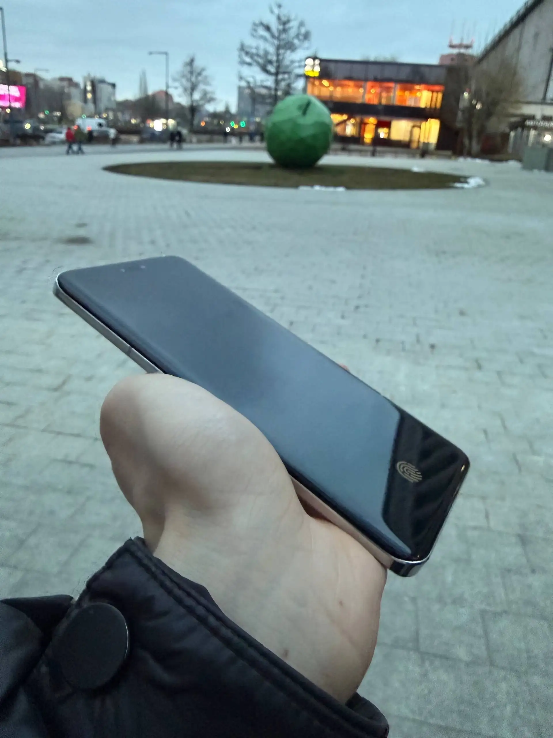 Продам/обменяю Honor Magic 6 Pro 12/256 - Электроника в Пермь