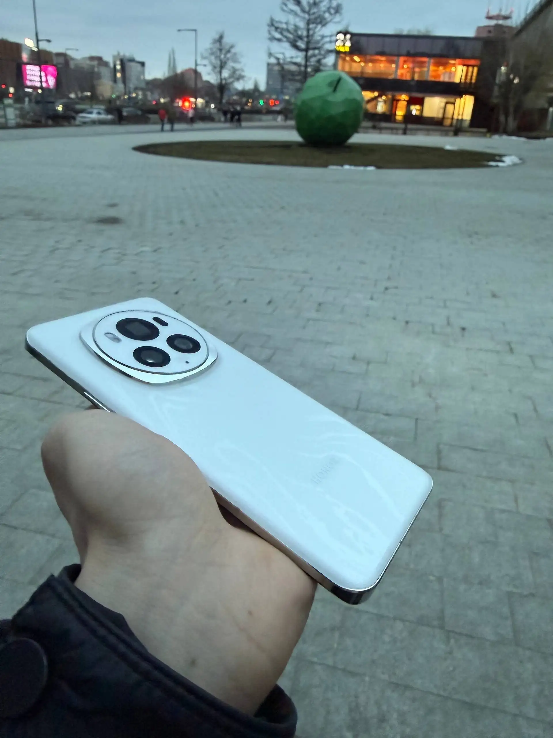 Продам/обменяю Honor Magic 6 Pro 12/256 - Электроника в Пермь