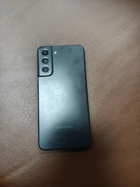 Продажа Samsung S21 FE и iPhone 11, Пермь - Телефоны и аксессуары в Пермь