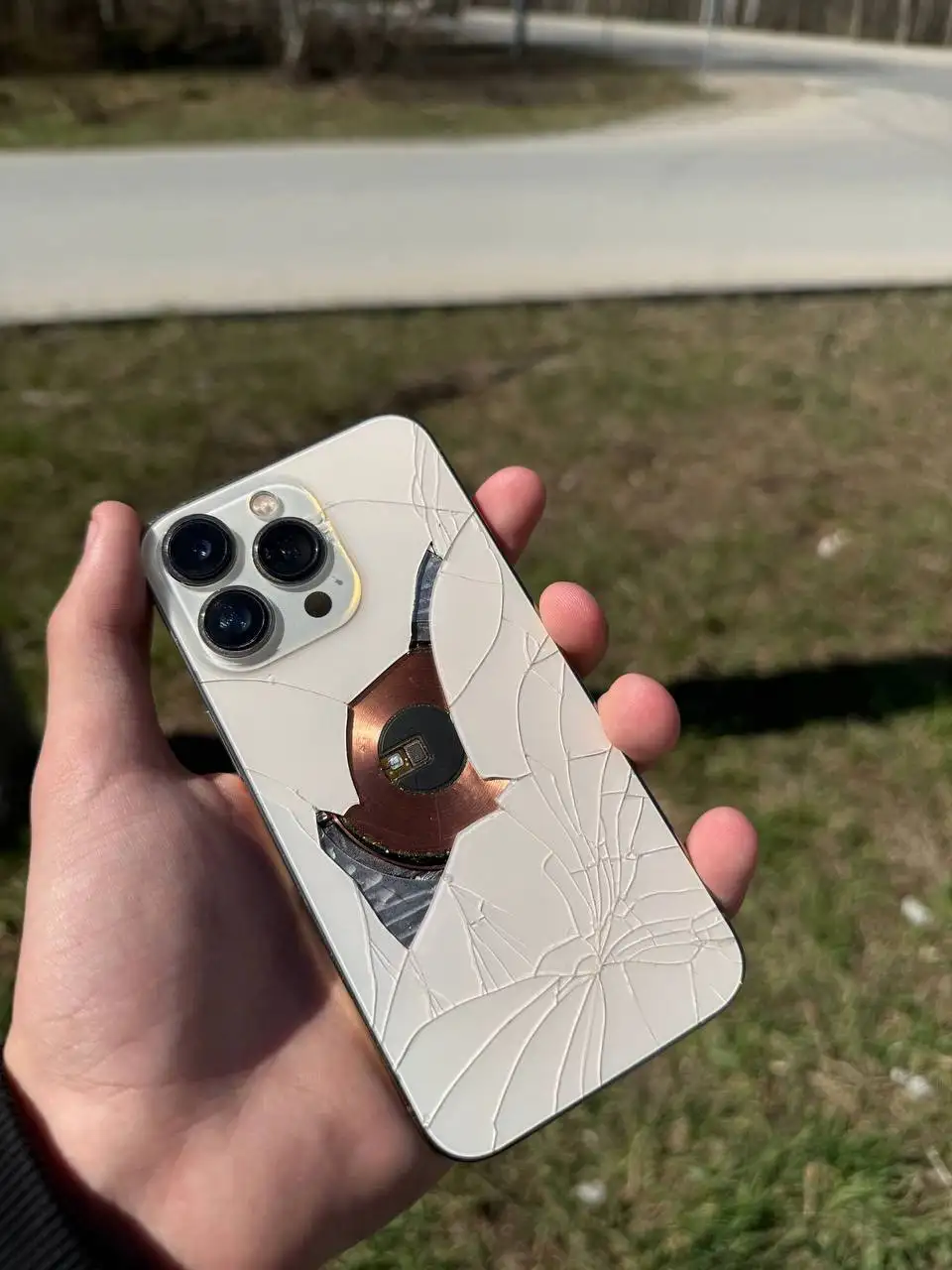 iPhone 13 Pro Gold - Мобильные телефоны (Электроника) в Пермь
