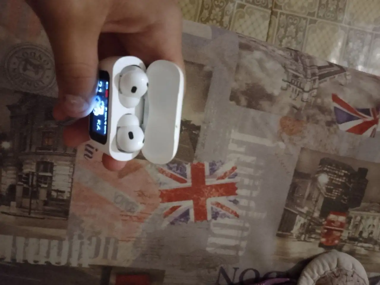 Продажа эрпоцы с экраном (AirPods) - Электроника в Пермь