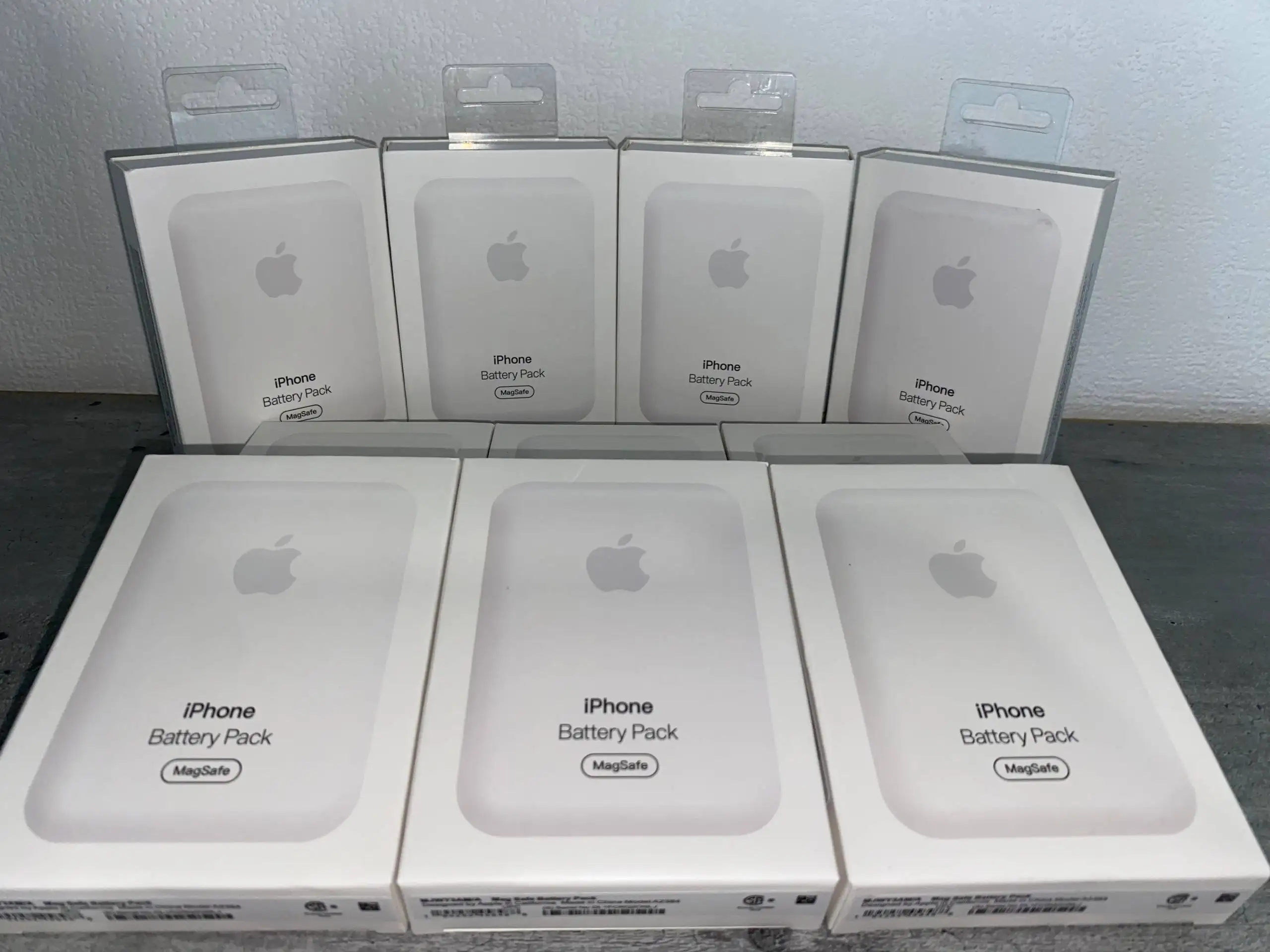 Продам повер банки Apple MagSafe - Игры, приставки и программы в Пермь