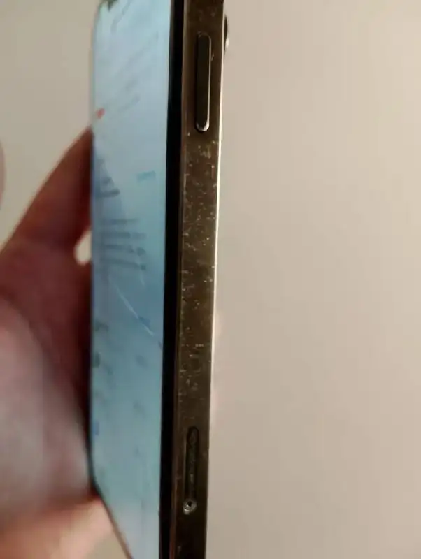 Продажа iPhone Xr с недостатками - Смартфоны (Электроника) в Пермь