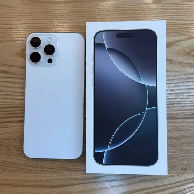 iPhone 16 Pro Max 512 GB Silver (SIM + eSIM) ‐ Идеальное состояние - Аксессуары для электроники в Пермь