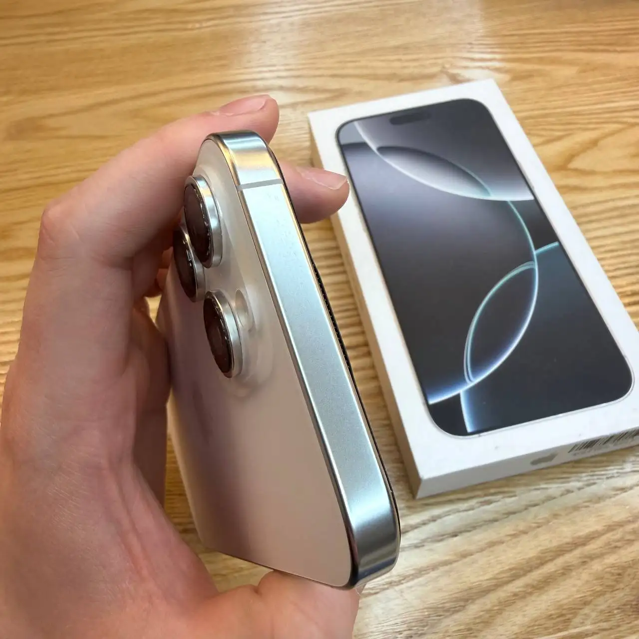 iPhone 16 Pro Max 512 GB Silver (SIM + eSIM) ‐ Идеальное состояние - Мобильные телефоны (Электроника) в Пермь