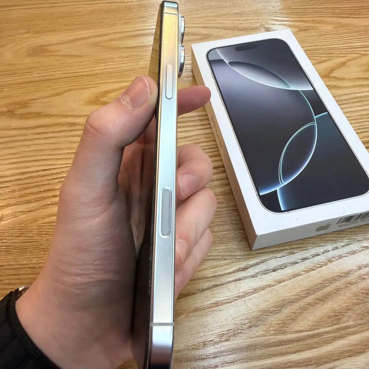 iPhone 16 Pro Max 512 GB Silver (SIM + eSIM) ‐ Идеальное состояние - Мобильные телефоны (Электроника) в Пермь