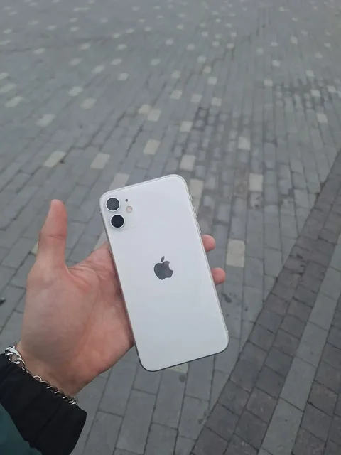 Продам Apple iPhone 11 128 ГБ - Аксессуары для электроники в Пермь