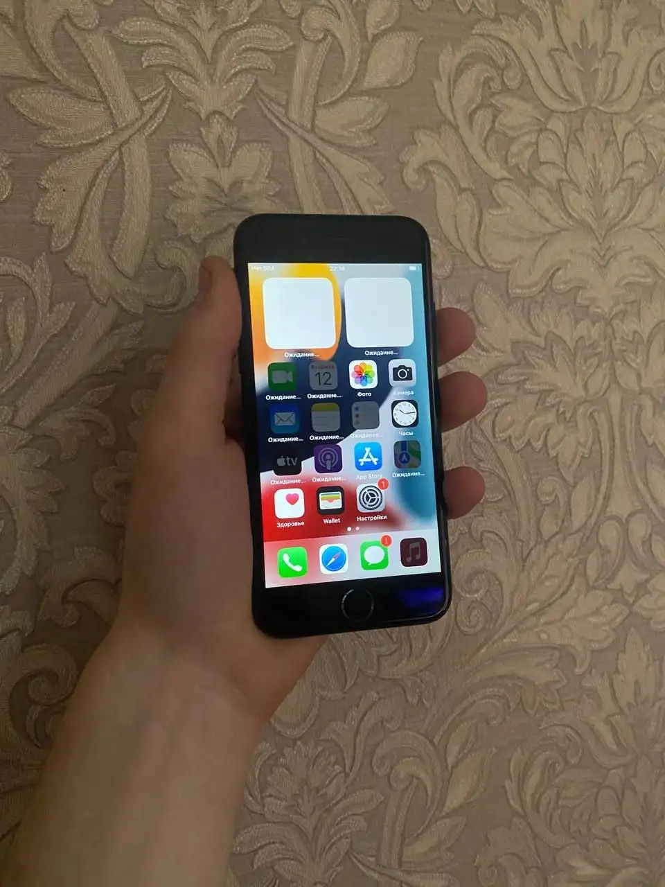 iPhone 7 32gb black - Смартфоны и аксессуары (Электроника) в Пермь