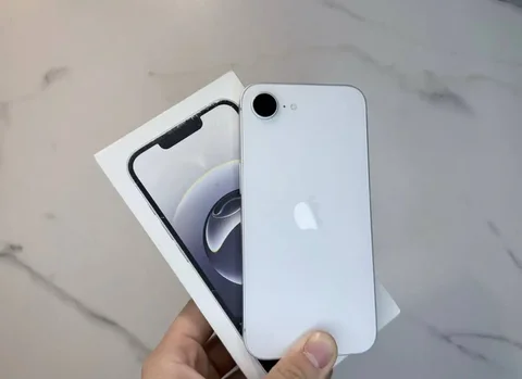 iPhone 16e 128GB - Аксессуары для электроники в Пермь