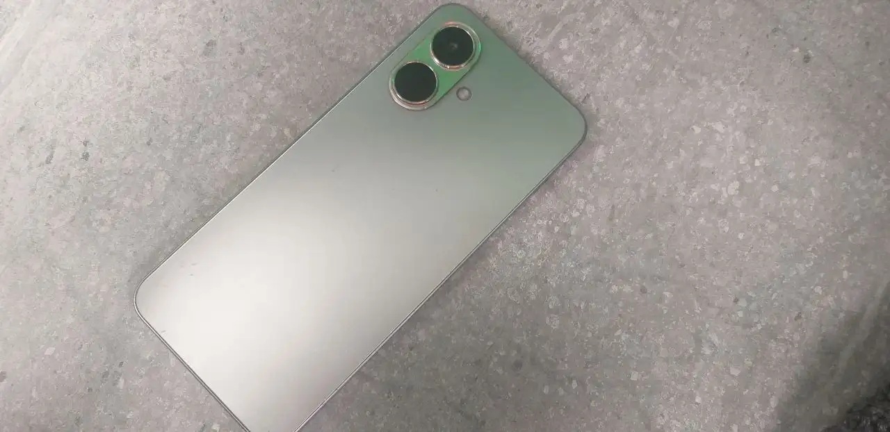 Продам Tecno Spark Go2 с разбитым экраном - Мобильные телефоны (Электроника) в Пермь