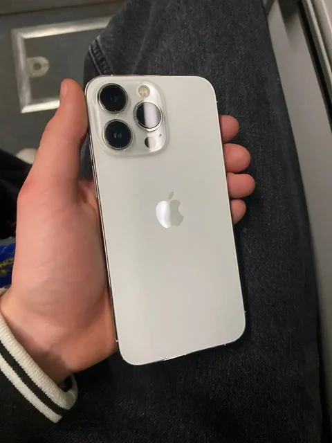 Продам комплектный iPhone, цена занижена - Электроника в Пермь