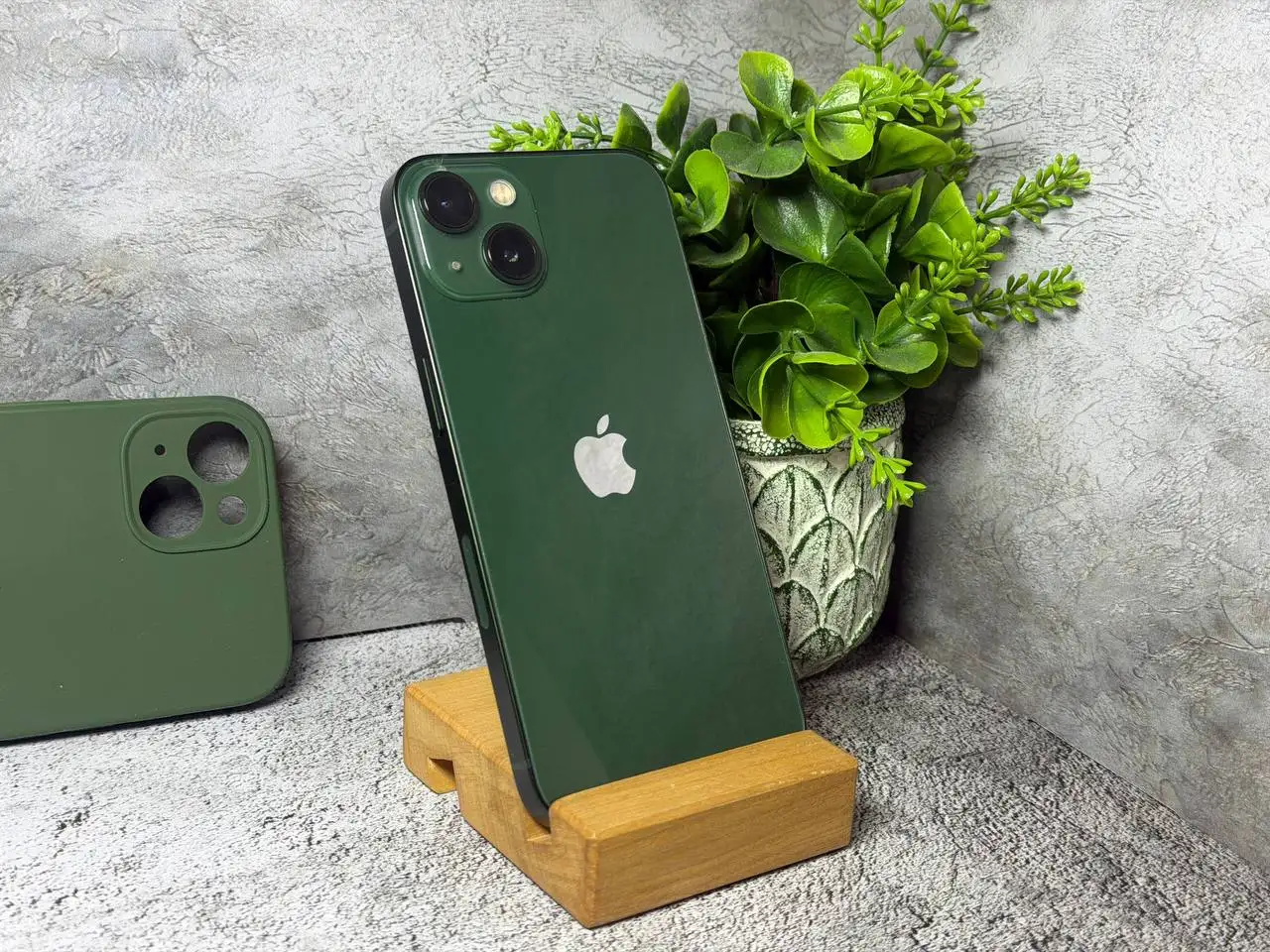 iPhone 13 128GB Face ID True Tone с АКБ 78% оригинал - Смартфоны и гаджеты (Электроника) в Пермь