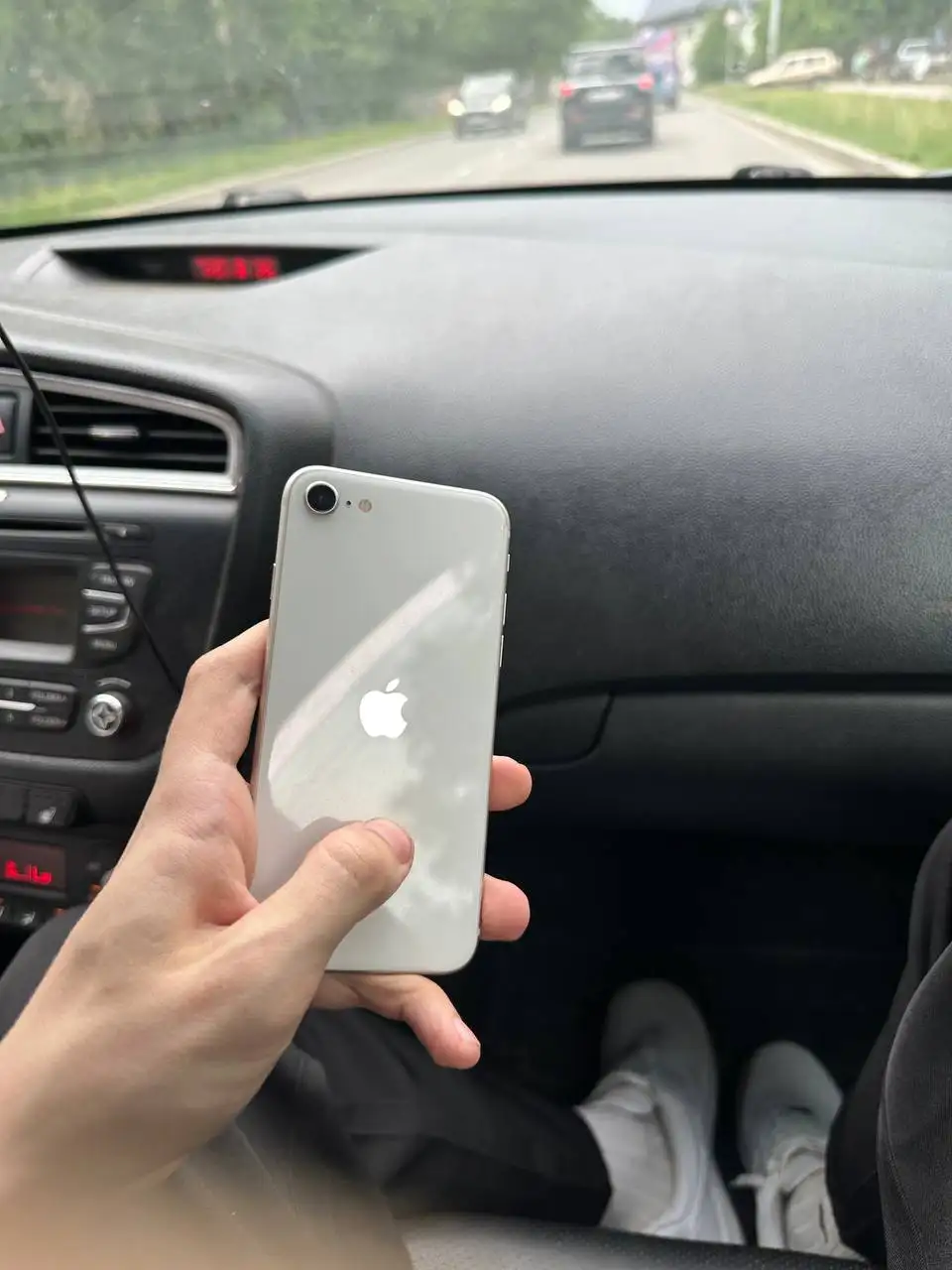 iPhone SE 2022 - Смартфоны и аксессуары (Электроника) в Пермь