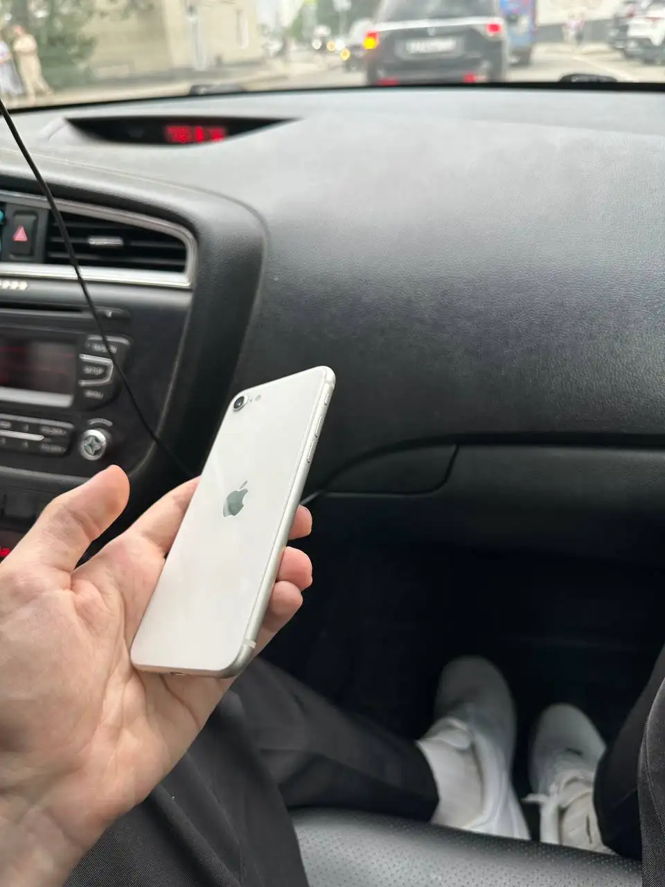 iPhone SE 2022 - Смартфоны и аксессуары (Электроника) в Пермь