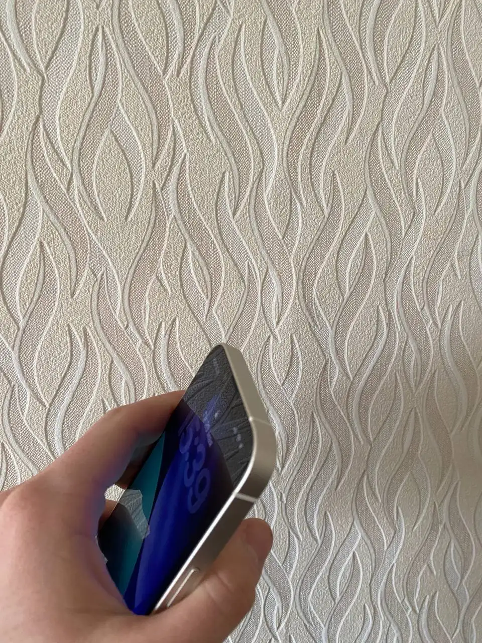 iPhone 13 256GB с разбитой задней крышкой - Мобильные телефоны (Электроника) в Пермь