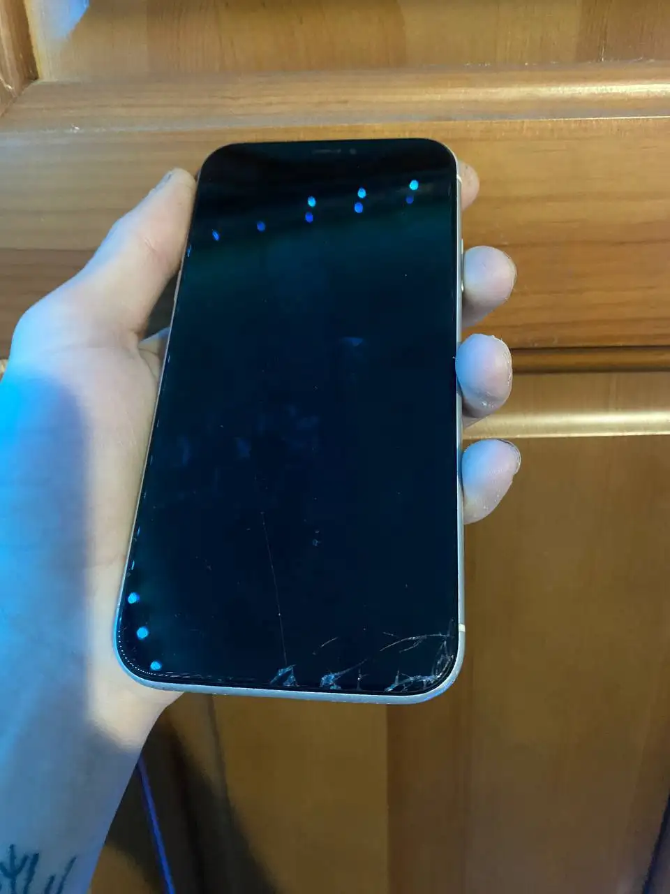 iPhone XR 64GB с поврежденным экраном - Мобильные телефоны (Электроника) в Пермь