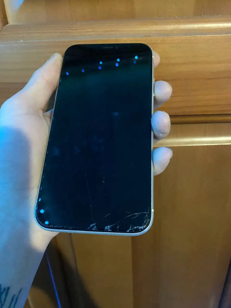 iPhone XR 64GB с поврежденным экраном - Мобильные телефоны (Электроника) в Пермь
