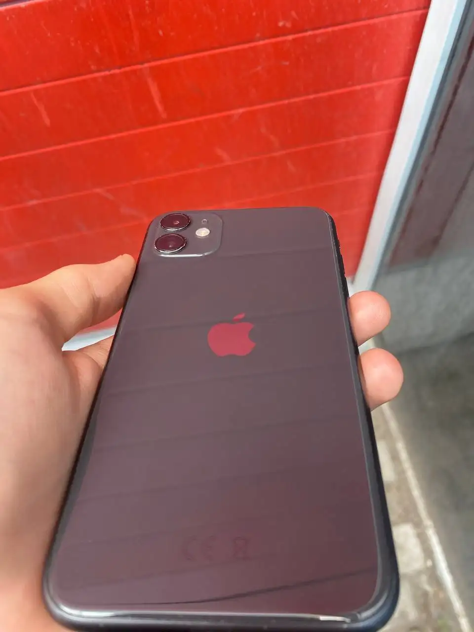 iPhone в хорошем состоянии с дефектами - Мобильные телефоны и аксессуары (Электроника) в Пермь