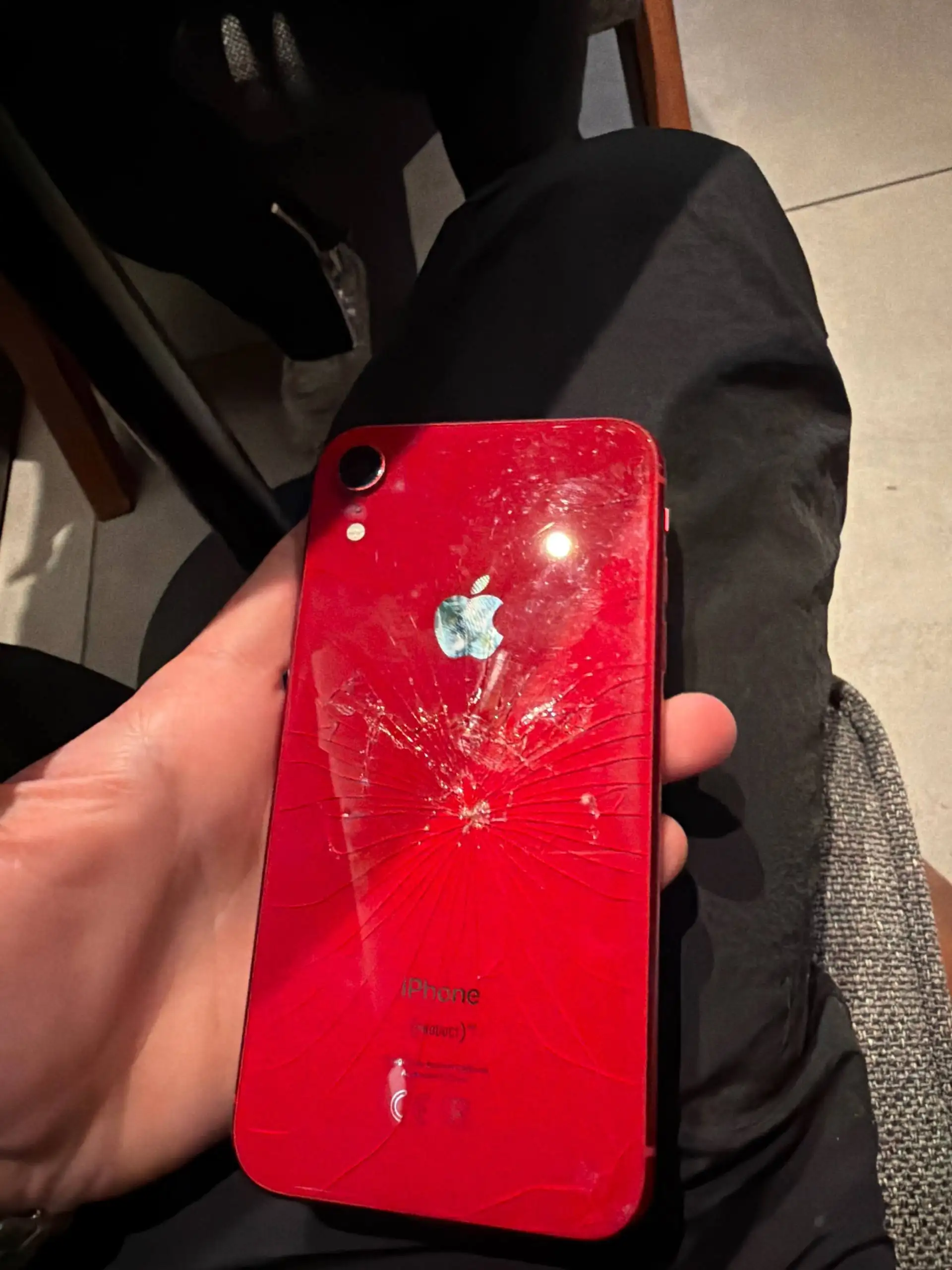 iPhone 11 64 ГБ битая задняя крышка и порт - Смартфоны (Электроника) в Пермь