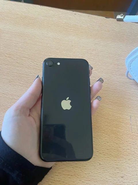 Обменяю iPhone SE 2020 128GB - Умные часы в Пермь