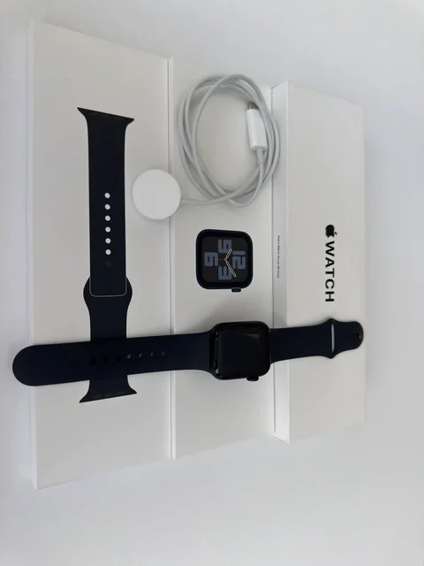 Apple Watch SE 2024 40mm - Смартфоны и игровые приставки в Пермь