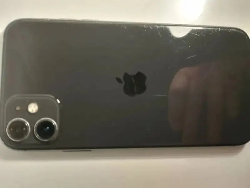 iPhone 11 64GB Черный - Смартфоны и телефоны (Электроника) в Пермь