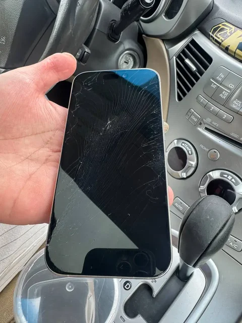 Продаю iPhone 15 Pro 128GB - Барахолка в Пермь