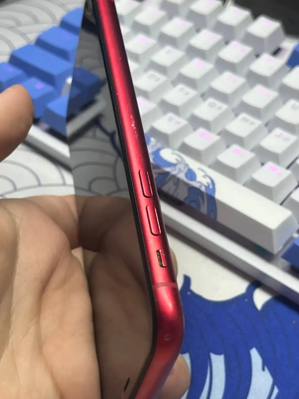 Продам iPhone 11 Product Red (разбита матрица) - Смартфоны и гаджеты (Электроника) в Пермь