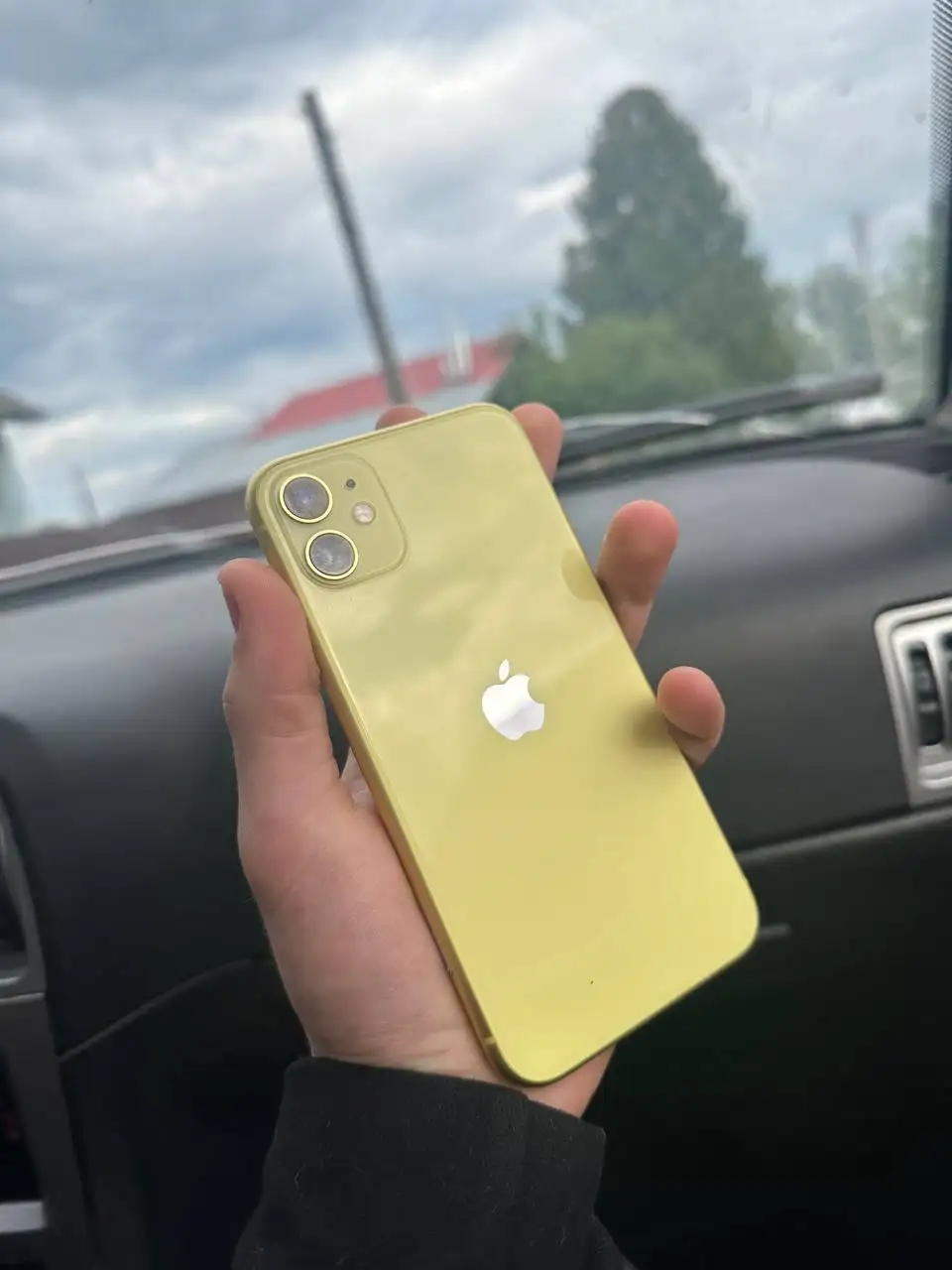 Продажа iPhone 12 mini и iPhone 11 с гарантией - Электроника в Пермь