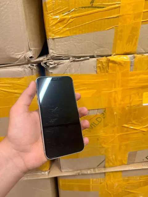 Обменяю iPhone 11 white на модель выше - Электротранспорт в Пермь